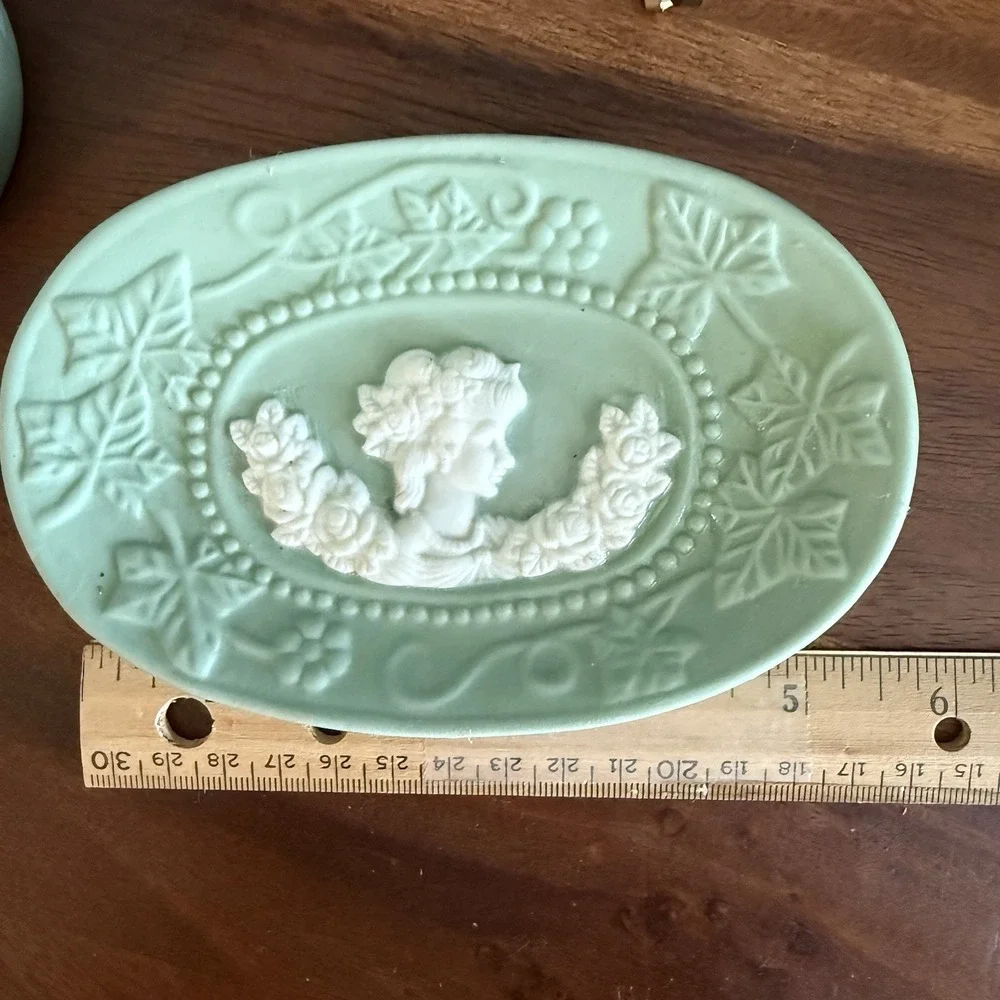 The Unbranded Brand jasperware style